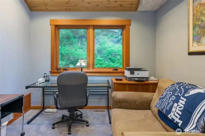 Office/den also lends itself to a 3rd room for guests. Office/den also lends itself to a 3rd room for guests.