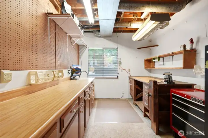 Dedicated lower-level workshop perfect for projects & hobbies