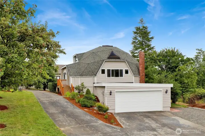Welcome 4246 James St. Bellingham WA 4+Bd. 3.5 Ba. 3,601 .sq. ft Welcome 4246 James St. Bellingham WA 4+Bd. 3.5 Ba. 3,601 .sq. ft