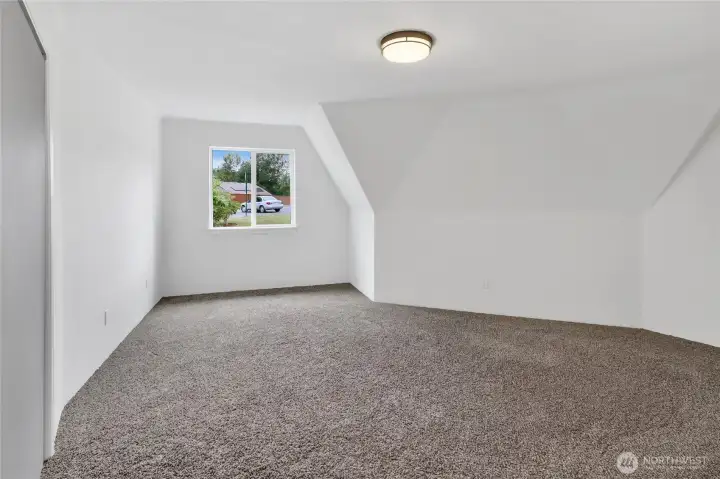 Comfortable 2nd. main-level bedroom located just steps from the full bathroom, providing flexibility for a variety of living arrangements Comfortable 2nd. main-level bedroom located just steps from the full bathroom, providing flexibility for a variety of living arrangements