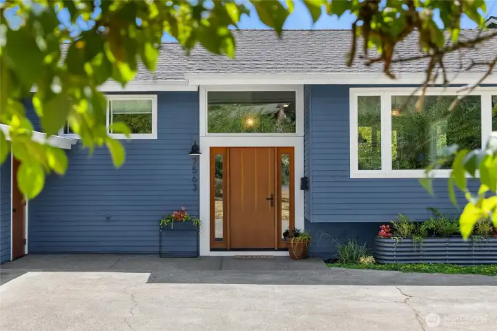 Beautiful and welcoming entrance.