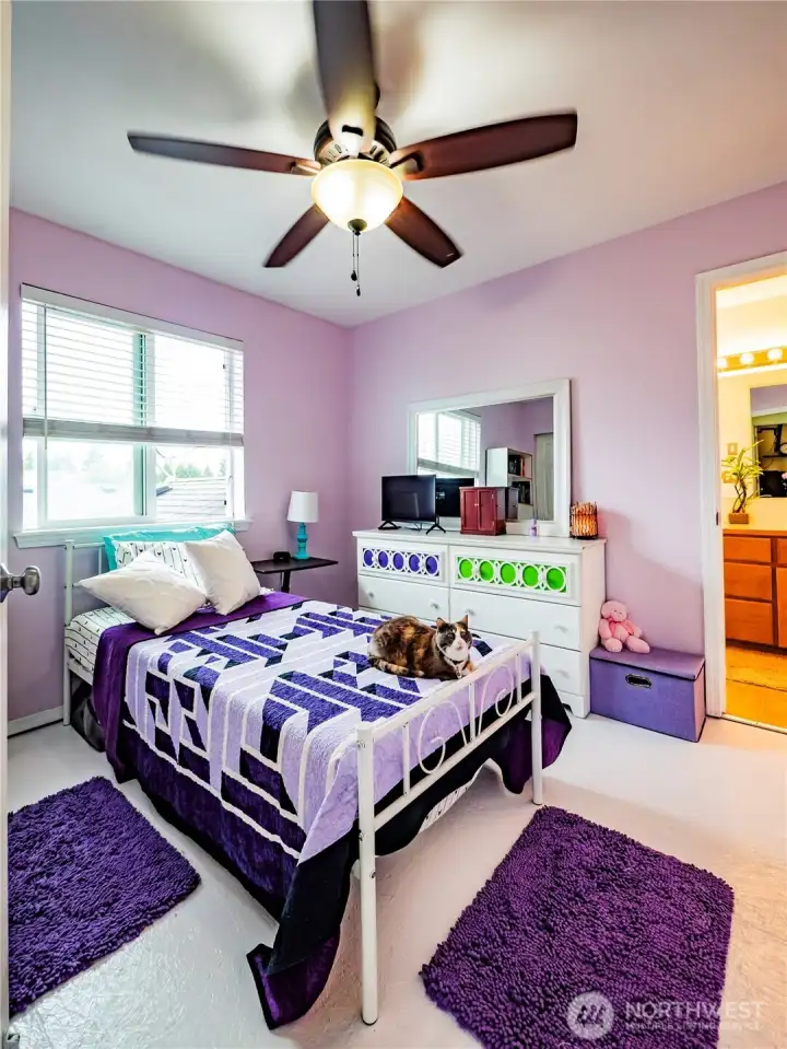 Bedroom U2 Left