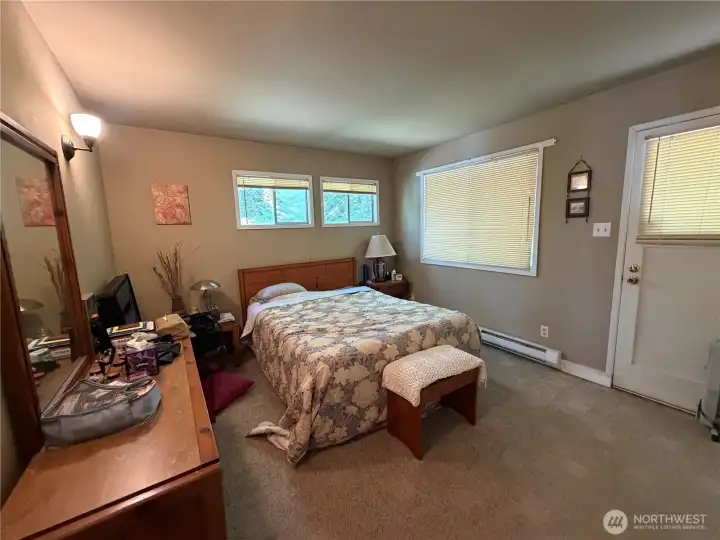 Spacious bedroom Spacious bedroom