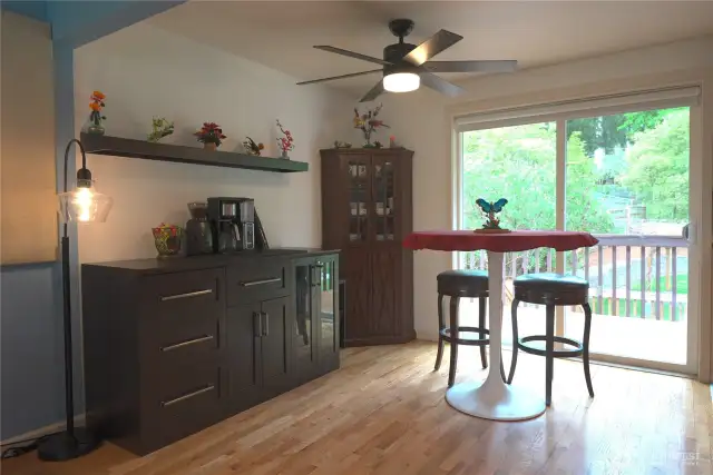 Kitchen Dining Area