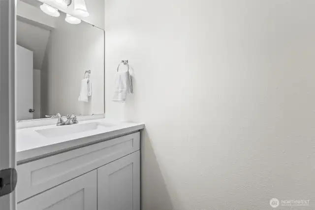 Main level 1/2 Bathroom