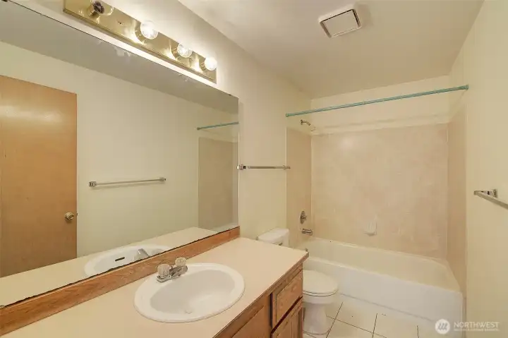 Upper full bath