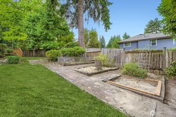 Enjoy gardening and harvesting your bounty in these raised garden beds during the summer.