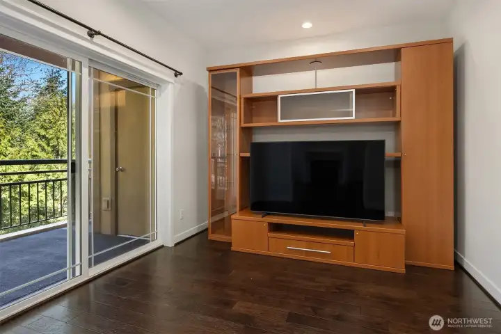 Media/den or 3rd bedroom