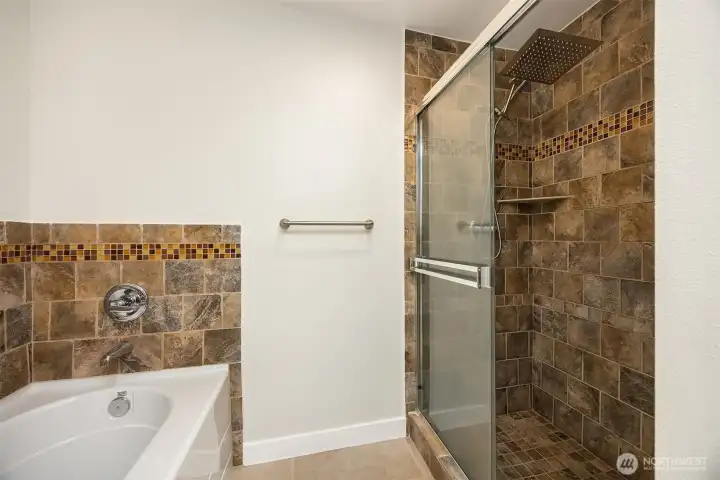 Spa-like five-piece bath!