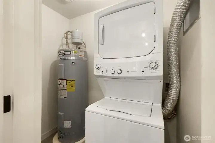 The laundry also provides extra storage for luggage or other items you don’t want in plain sight.