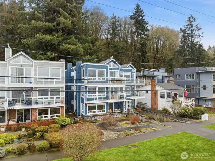 An elegant and sought-after boutique condominium community. An elegant and sought-after boutique condominium community.