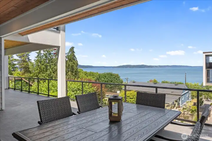 Deck off main floor living