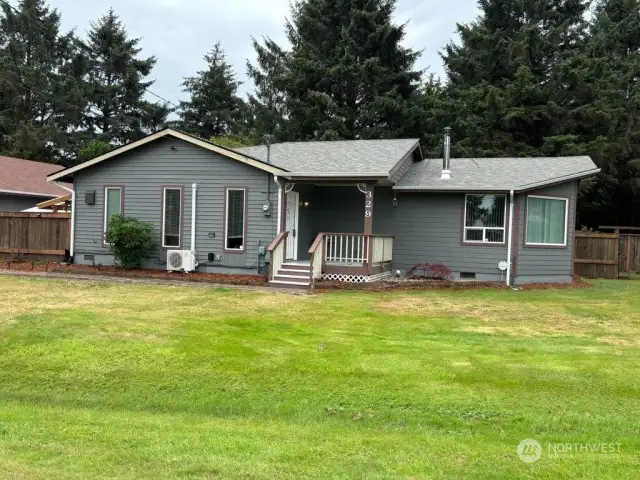 Front of home. (New Roof & Front Door)