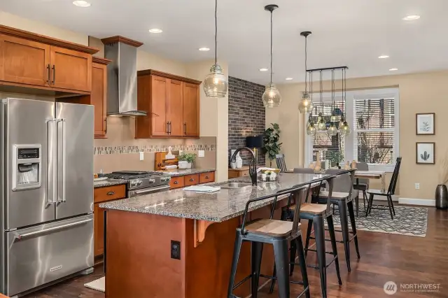 The sparkling stainless appliances really make this space shine.