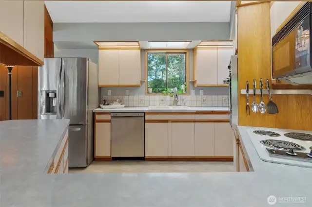 Perfectly proportioned kitchen work triangle