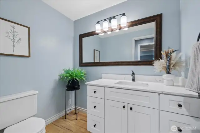 Main Level 1/2 bath.