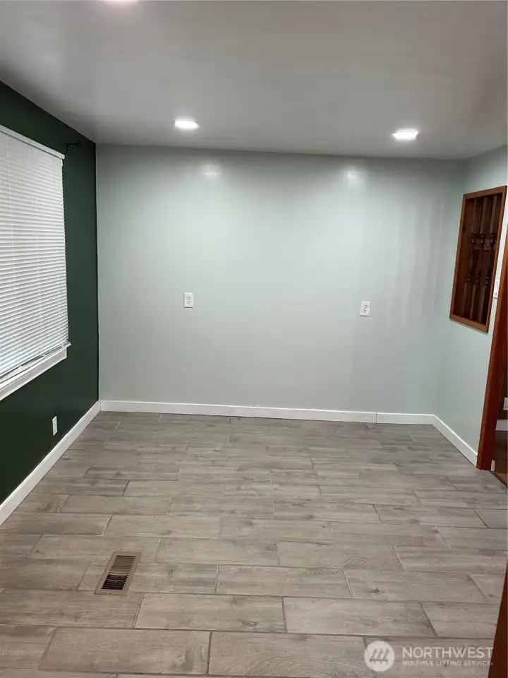 Spacious Dining Room Can Fit Large Table For Family Get-Togethers!