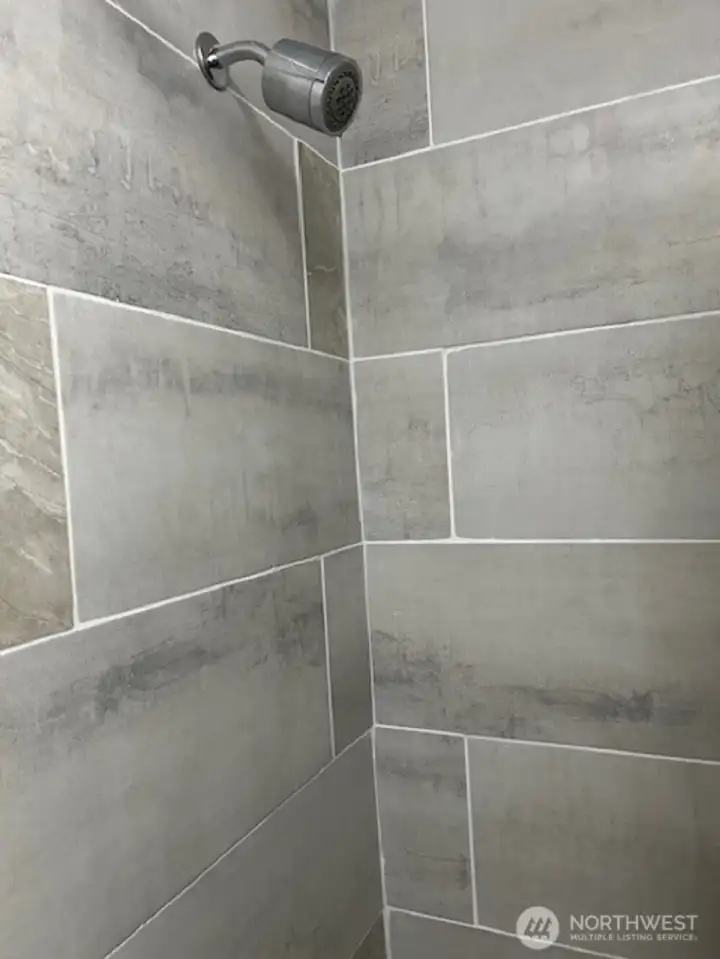 Another Shot Of The Main Bath Ceramic Tile Surround.