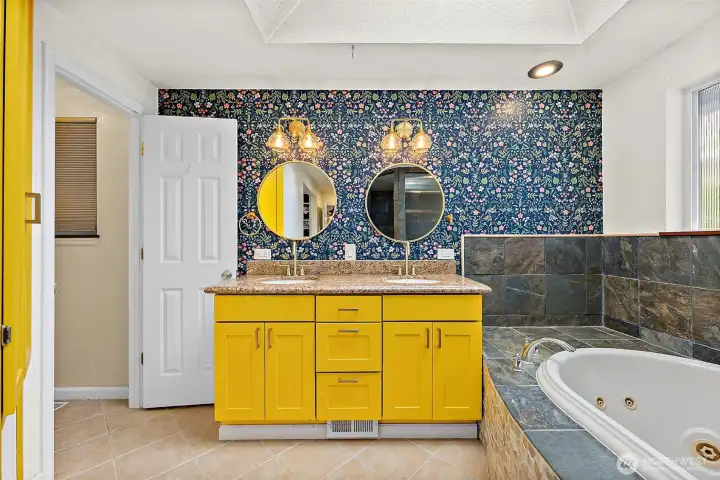 Dual Vanity.