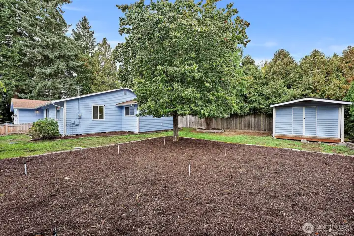 Fully fenced yard ready for your touches.