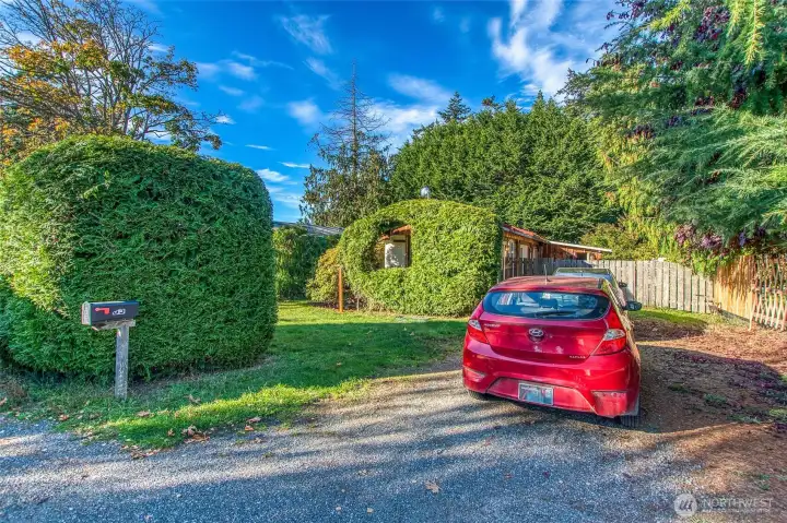 Enjoy easy off-street parking.