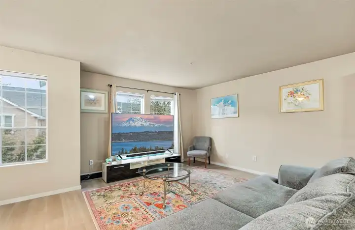 Bright and Cheerful Living Space