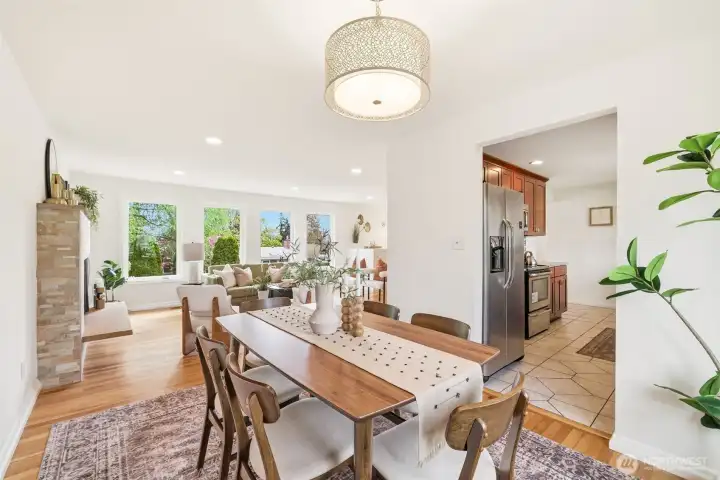 Dining area with open flow to the main living spaces