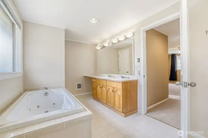 Primary bath with jetted tub