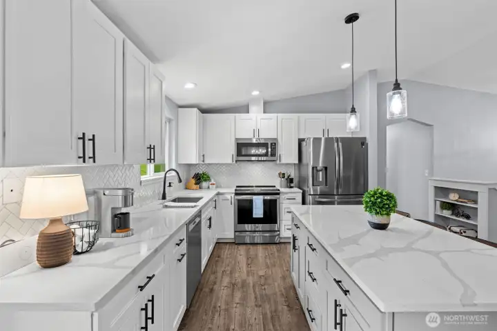 Plenty of countertop food preparation space. Internal cabinet garbage bin.