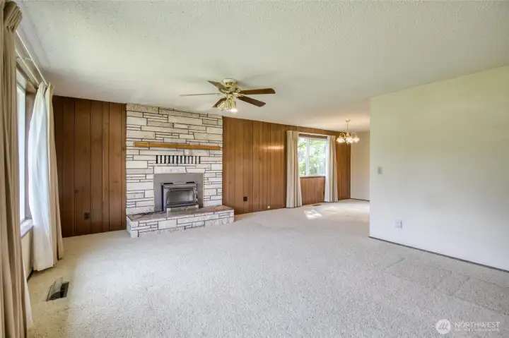 Living Room/Dining Room
