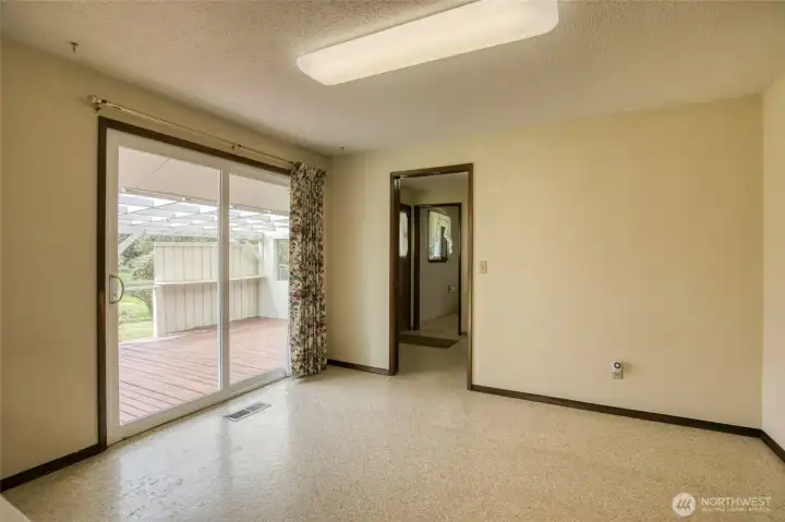 Kitchen w/ Eating Space