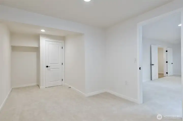 Large customizable walk in closet off primary suite