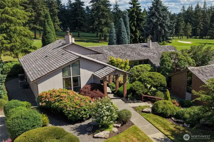 Beautiful Home on the 17th Fairway!