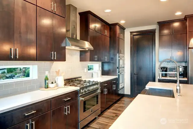 Kitchen Walk-in Pantry