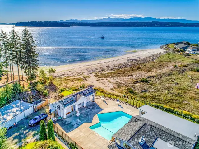 The clubhouse and the pool are just up from the beach!