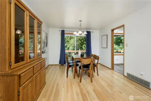 Dining room table