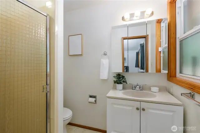 3/4 bath off master debroom
