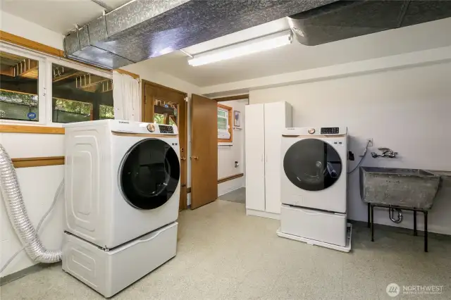 Laundry Room, 3/4 bath