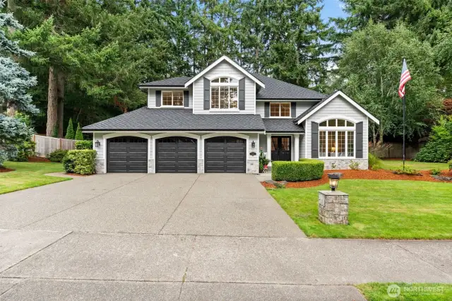 This is a neighborhood you will fall in love with!  Brimming with energy of all ages, Briarwood is where everyone wants to be.  Not only is it minutes from the Narrows Bridge for an easy commute, but it is also minutes to Uptown where you can find gourmet eateries, shopping, and all Gig Harbor amenities.