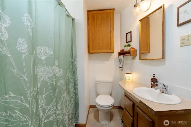 Main bathroom.