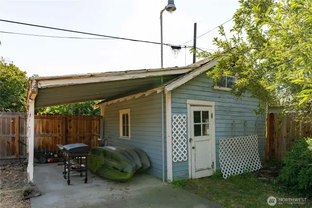 Detached single car garage.
