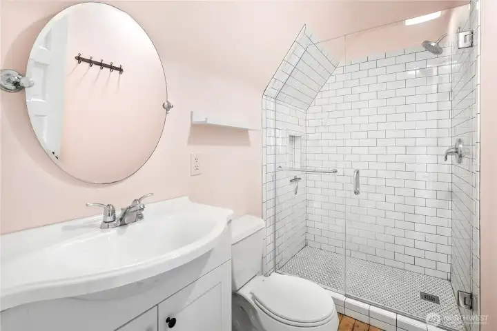 upper apartment Updated 3/4 bath