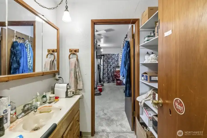 Full Bathroom in House