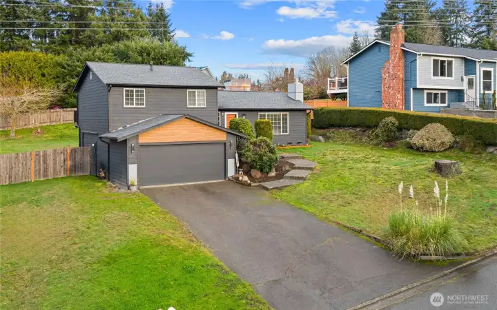 Room for 4 cars in the driveway and plenty of street parking.