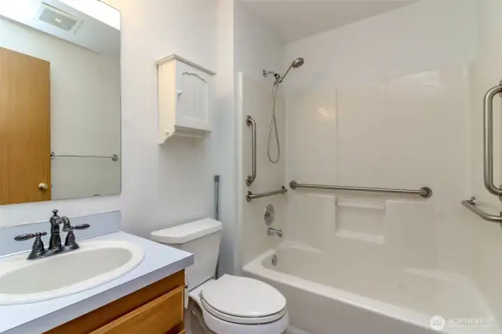 Main bathroom.