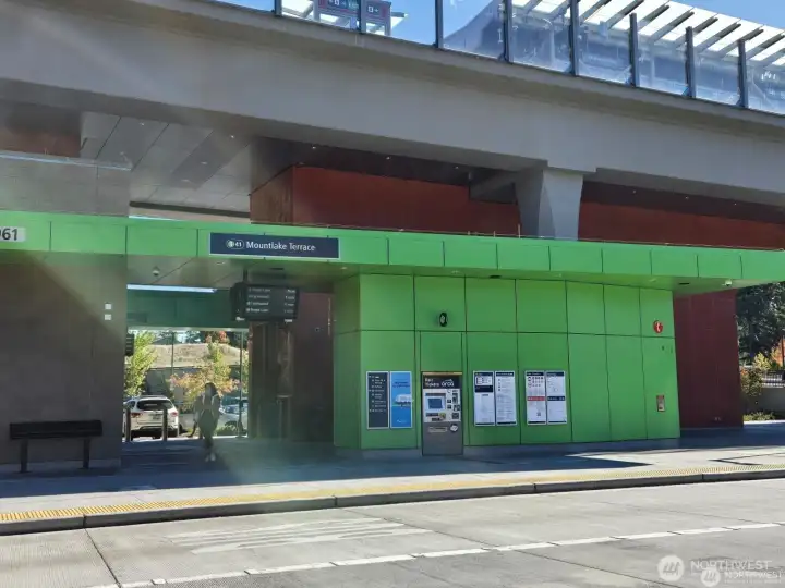 Walkable to Mountlake Terrace Light Rail Station.
