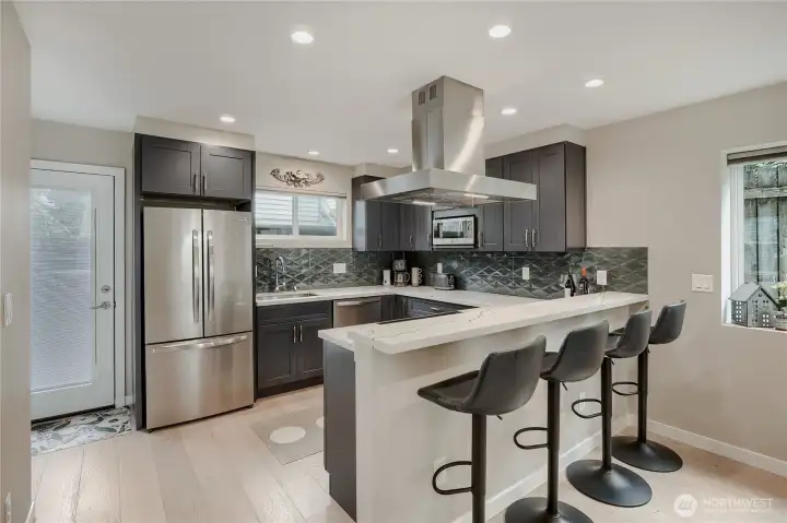 Stainless appliances.