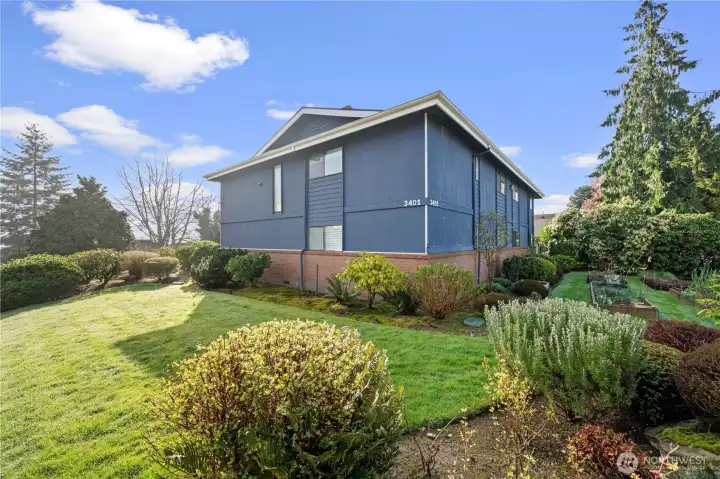 Beautiful maintained landscaping