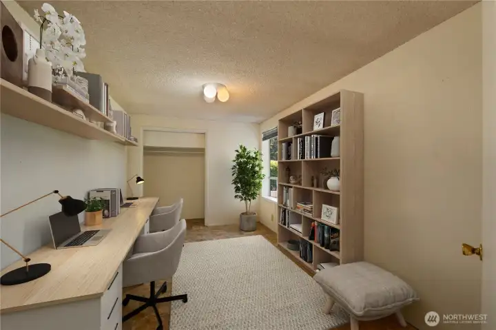 Bonus room- virtually staged