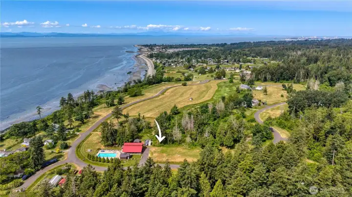 Arrow pointing to lot 30 along with a full view of Seabright community